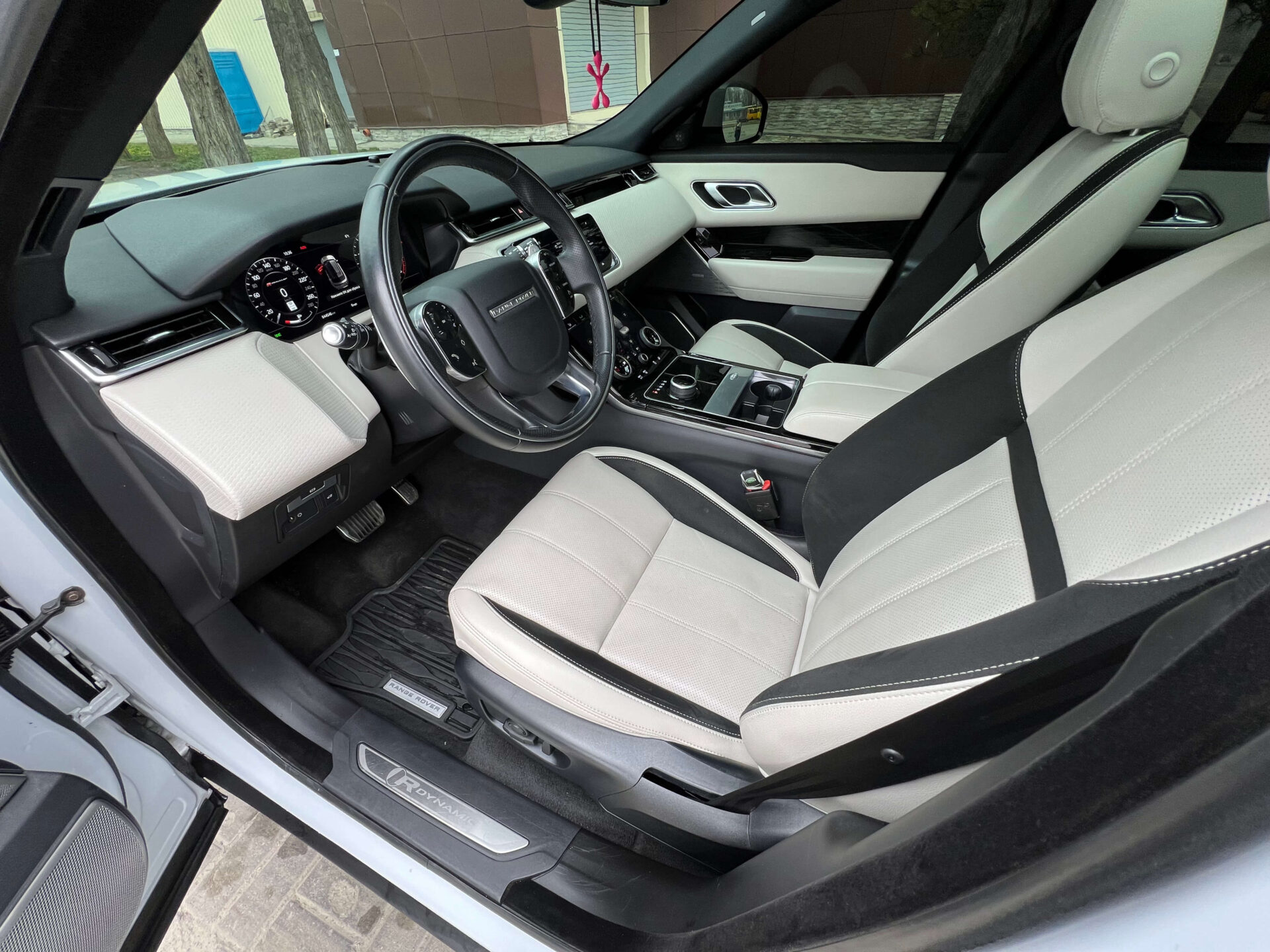 Range Rover Velar R-Dynamic S